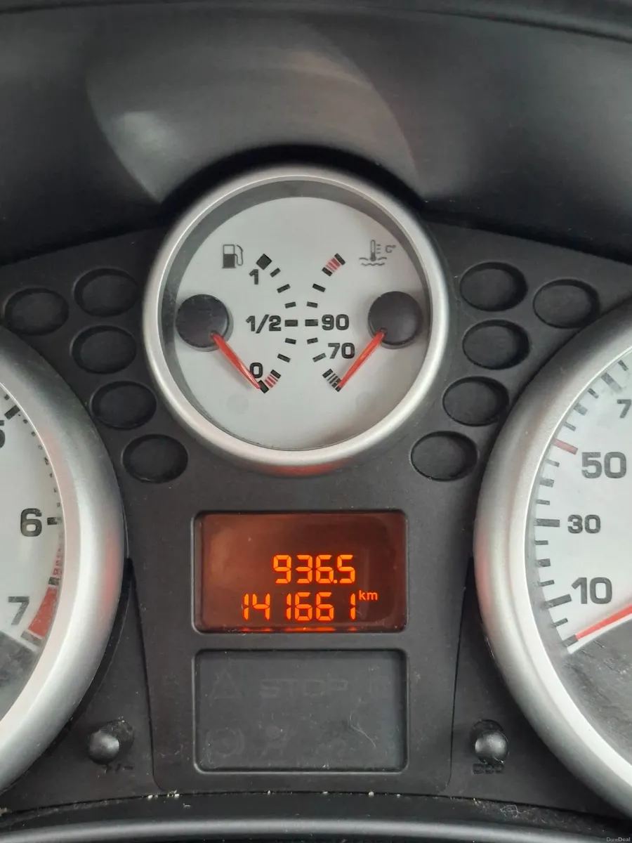 Peugeot 207 2010 - Image 2