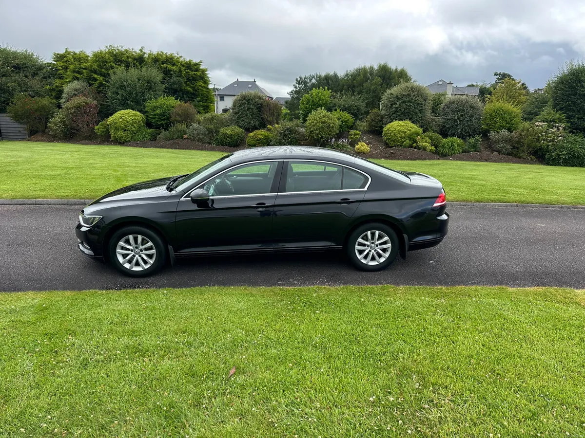 Volkswagen Passat 1.6 TDI Comfortline - Image 2
