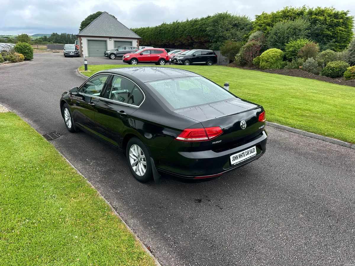 Volkswagen Passat 1.6 TDI Comfortline - Image 3