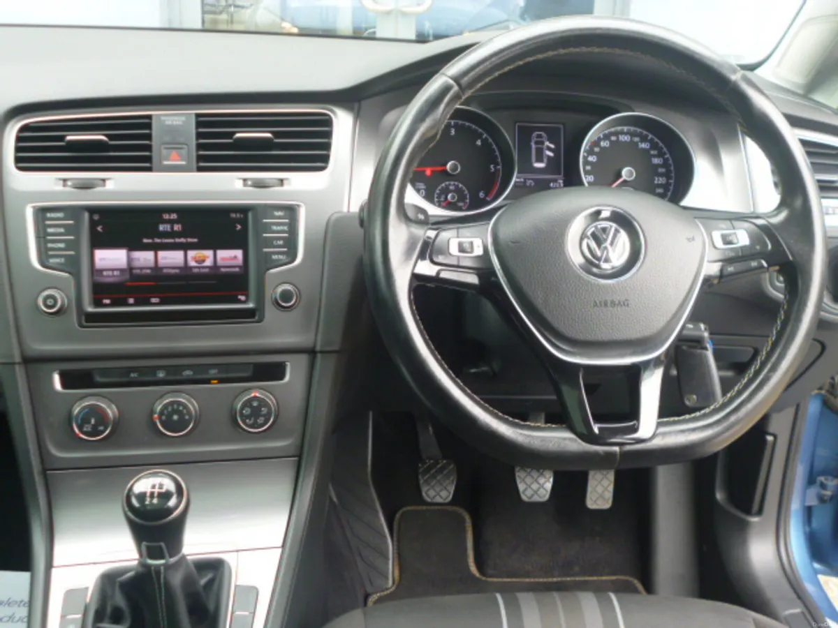 VW Golf Estate 1.6 TDI 110HP BMT Lounge 2016 - Image 4