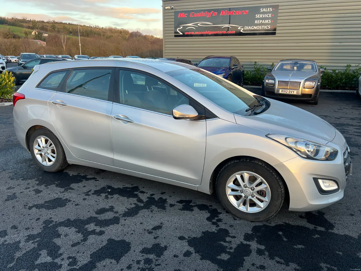 2015 (152) Hyundai I30 SE Nav BDrive 1.6 CRDI Esta - Image 1