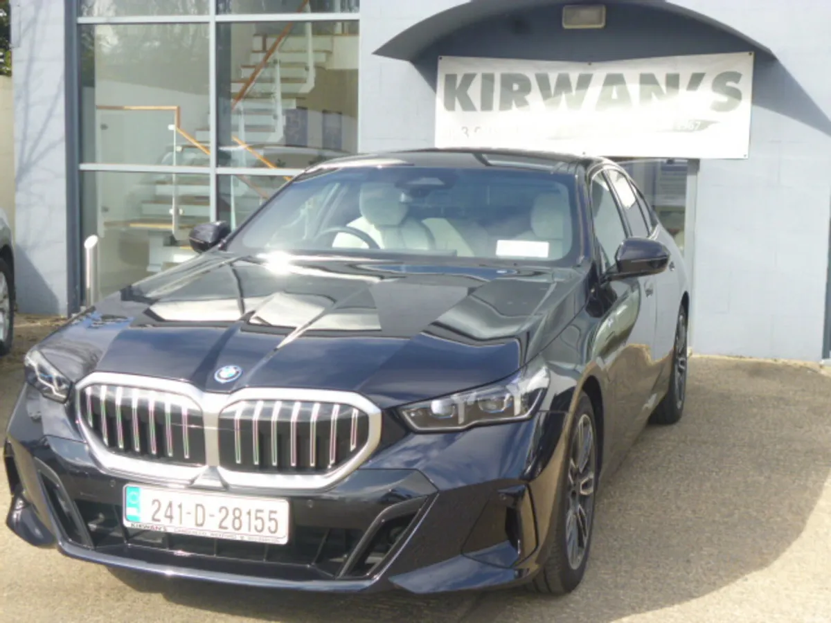 BMW 530e M Sport 2.0L Plug in Hybrid Electric 2024 - Image 3