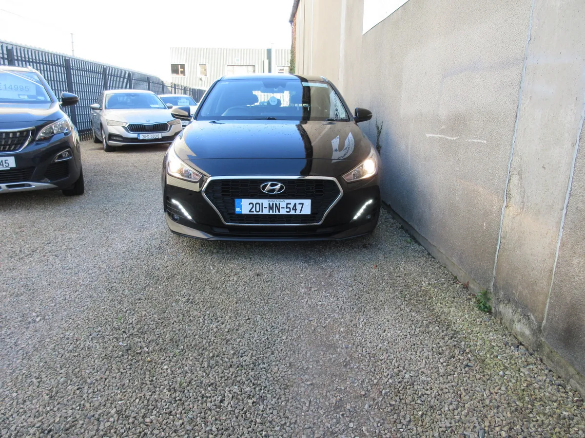 Hyundai i30 1.6 CRDI REVERSE CAMERA - Image 2