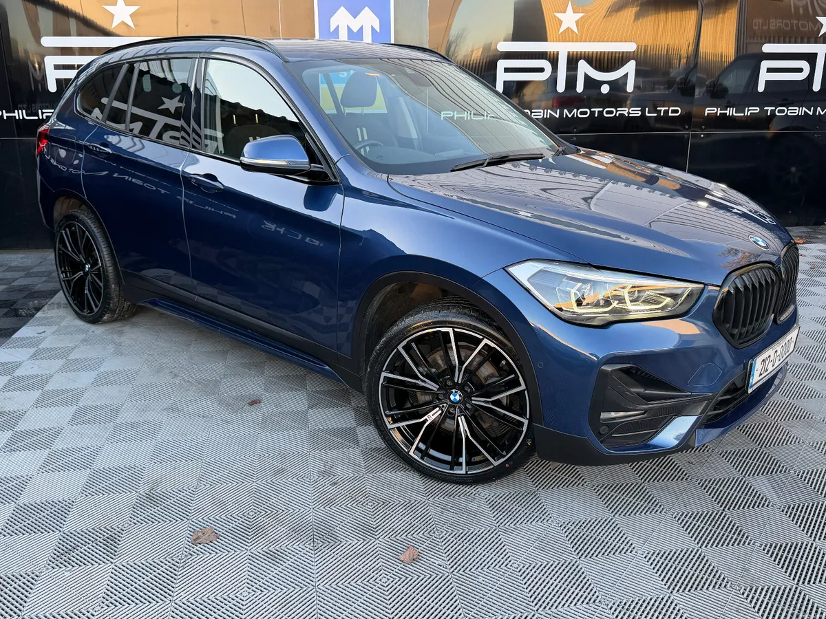 BMW X1 25e XDrive Sport Auto Black Pack 20" Alloys - Image 3