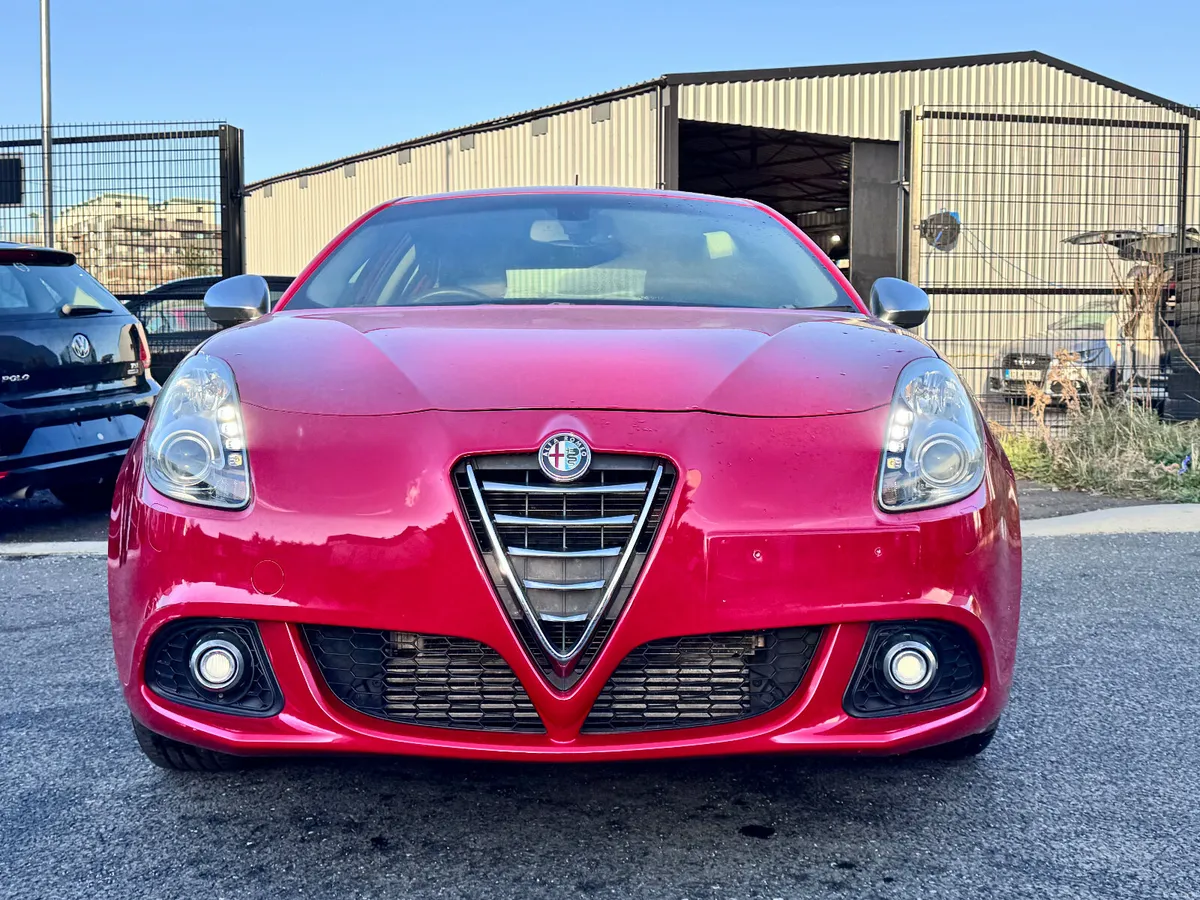ALFA ROMEO 2015 Red - Image 1