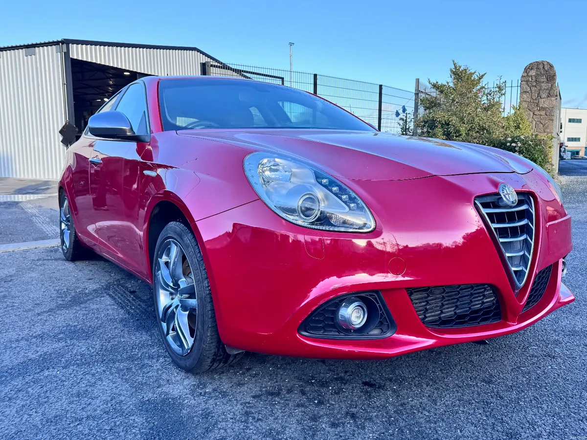 ALFA ROMEO 2015 Red - Image 3