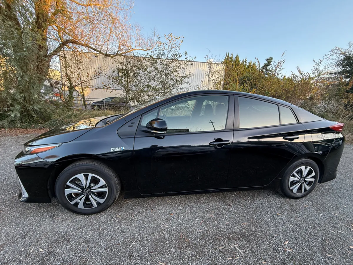 Toyota  Prius PHV 61000km!!! - Image 5