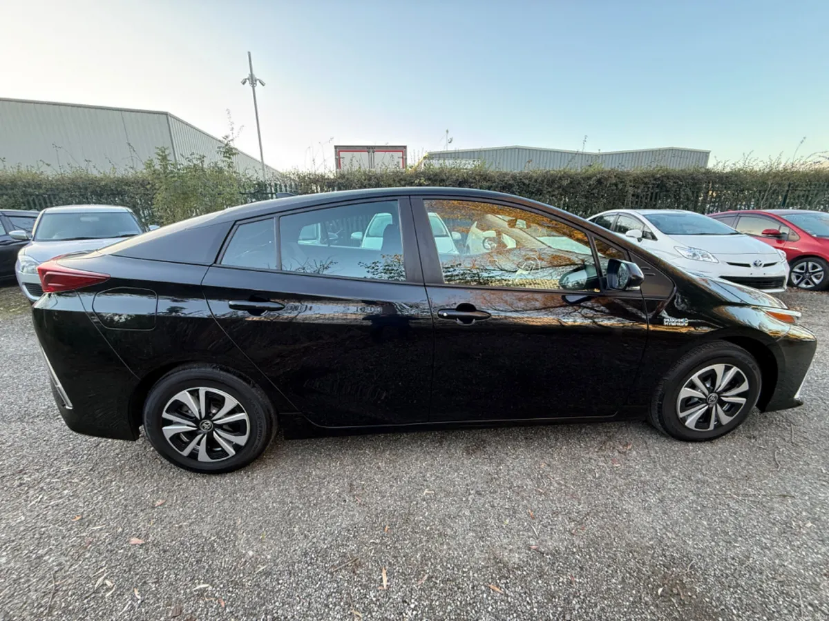 Toyota  Prius PHV 61000km!!! - Image 6