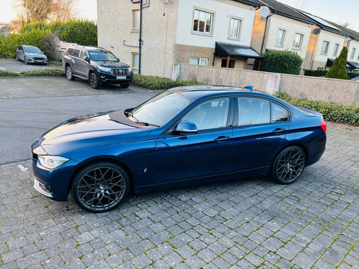 2018 BMW 330E SPORT PERFORMANCE PLUG IN HYBRID - Image 3