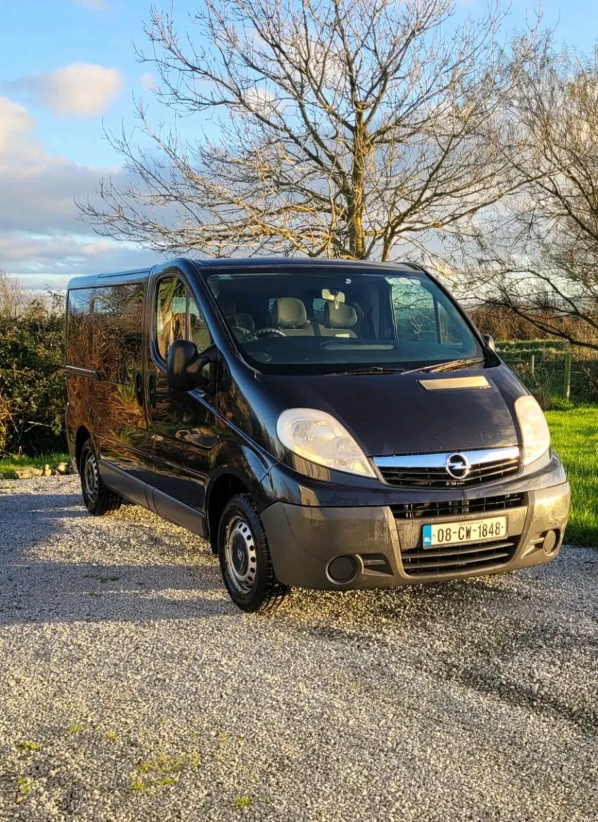 Opel vivaro 9 seater - Image 1