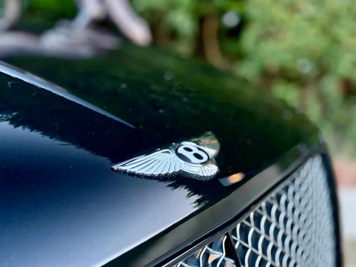 Bentley Bentayga V6 First Edition Hybrid - Image 5