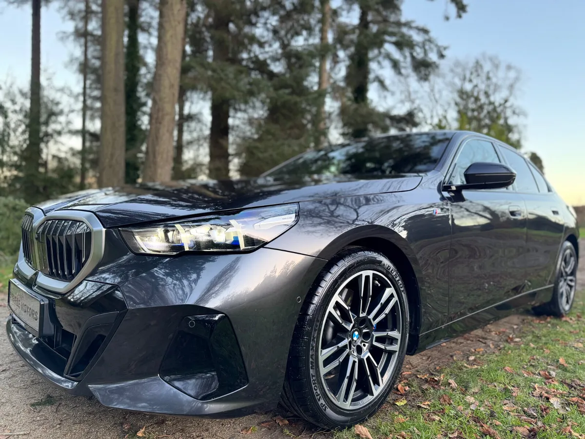 G60 520i MSPORT * 3D CAMERA PACK * - Image 1