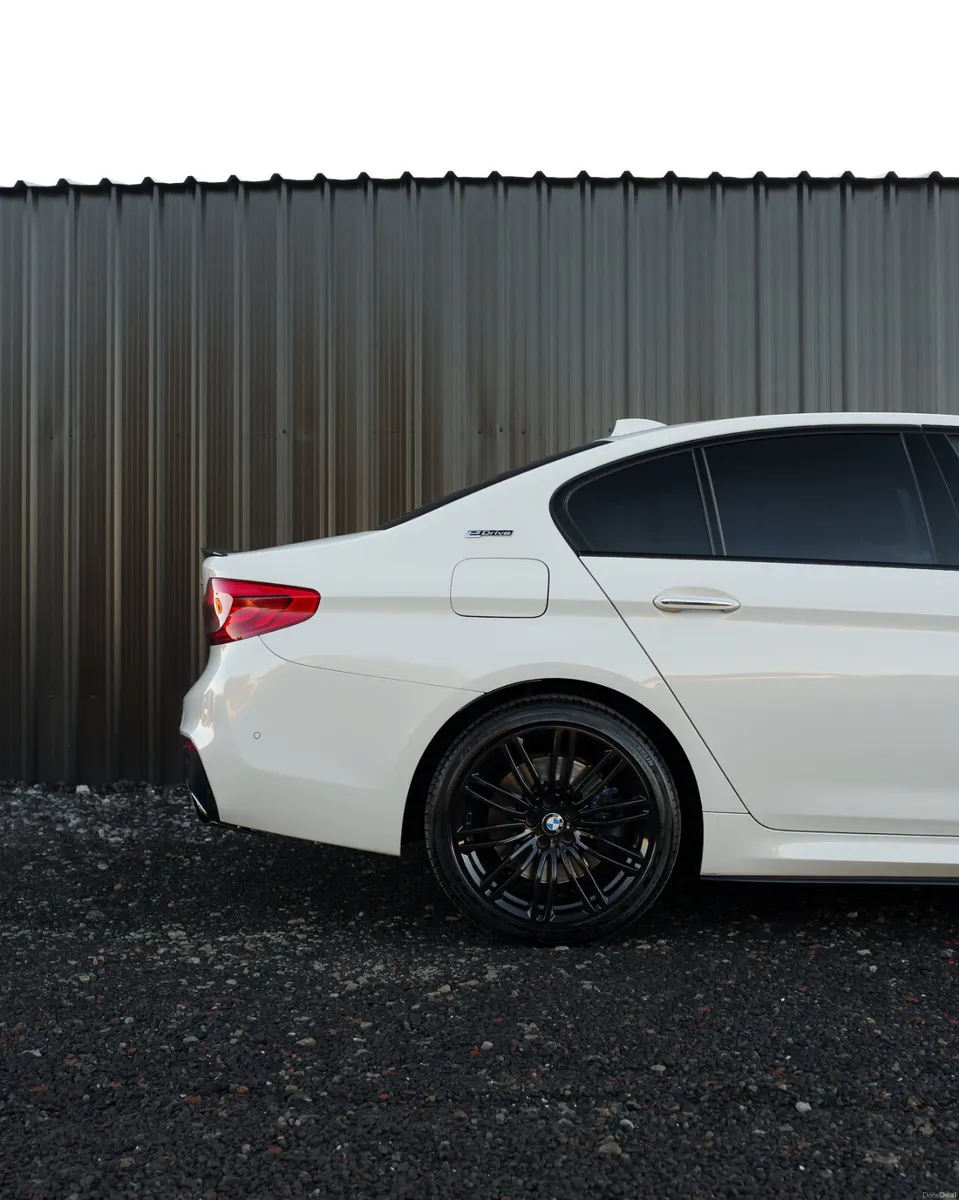 BMW 530e M Sport High Spec - Image 3