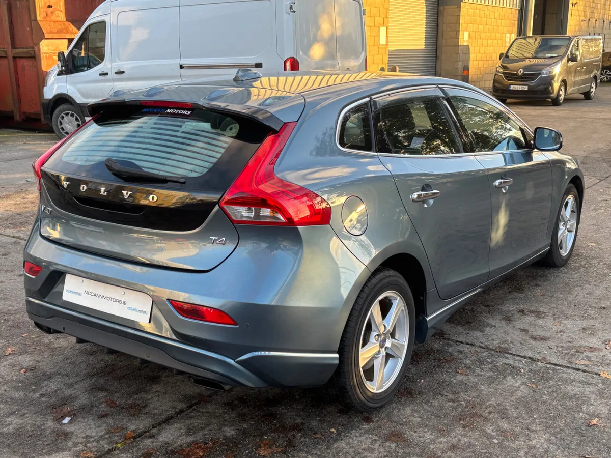 2014 VOLVO V40 1.6 T4 5DR AUTO FULLY LOADED - Image 4