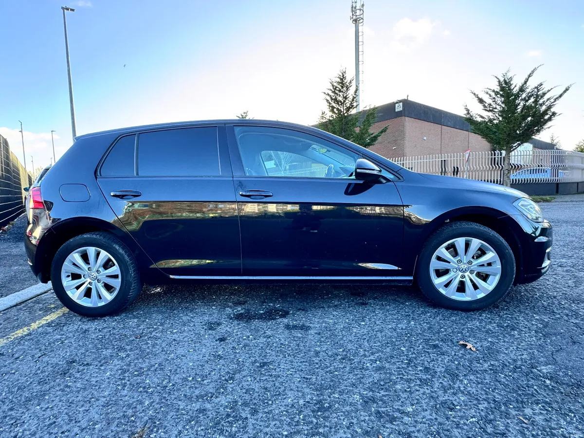VOLKSWAGON GOLF 2017 BLACK - Image 4
