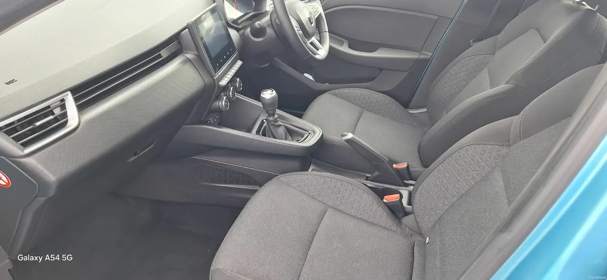 Renault Clio 2022 - Image 4