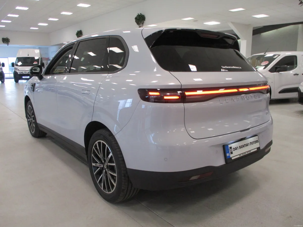 2026 LEAP MOTOR B10 EV DESIGN - Image 5