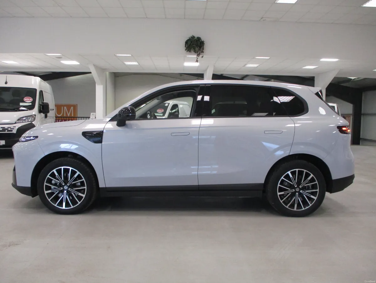 LEAP MOTOR B10 EV DESIGN - Image 1