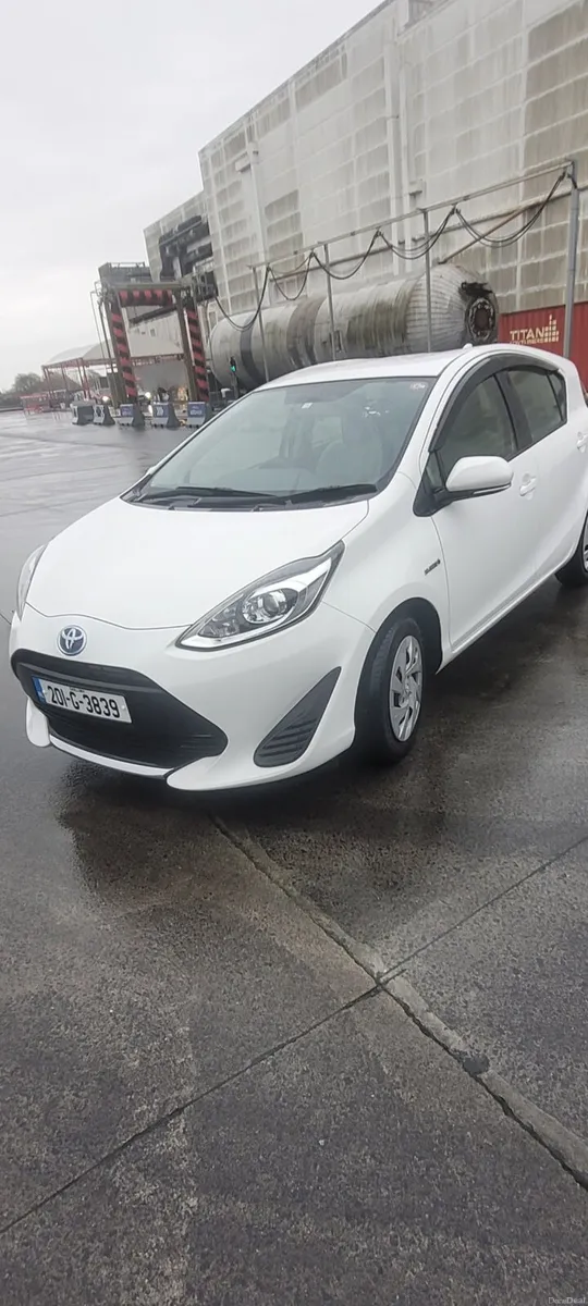 2020 Toyota Aqua. - Image 2