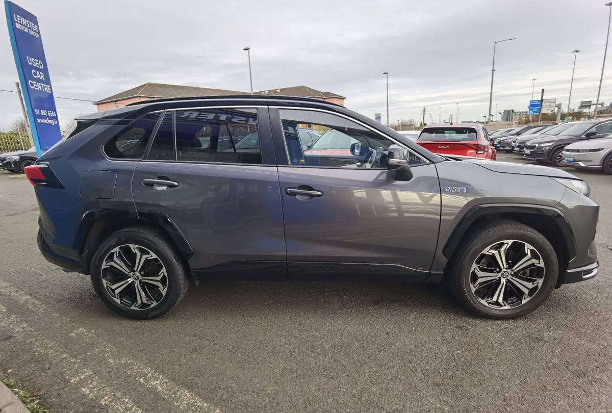 TOYOTA RAV4 2.5 DYNAMIC AUTOMATIC PHEV - Image 4