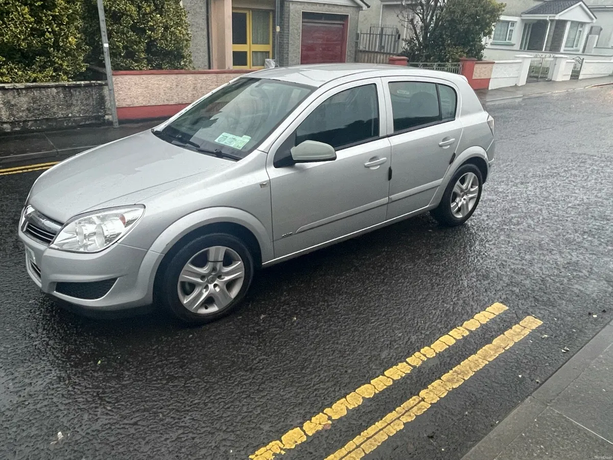 2009 Vauxhall Astra 1.7Diesel NCT 04,26 Tax 04,26 - Image 1