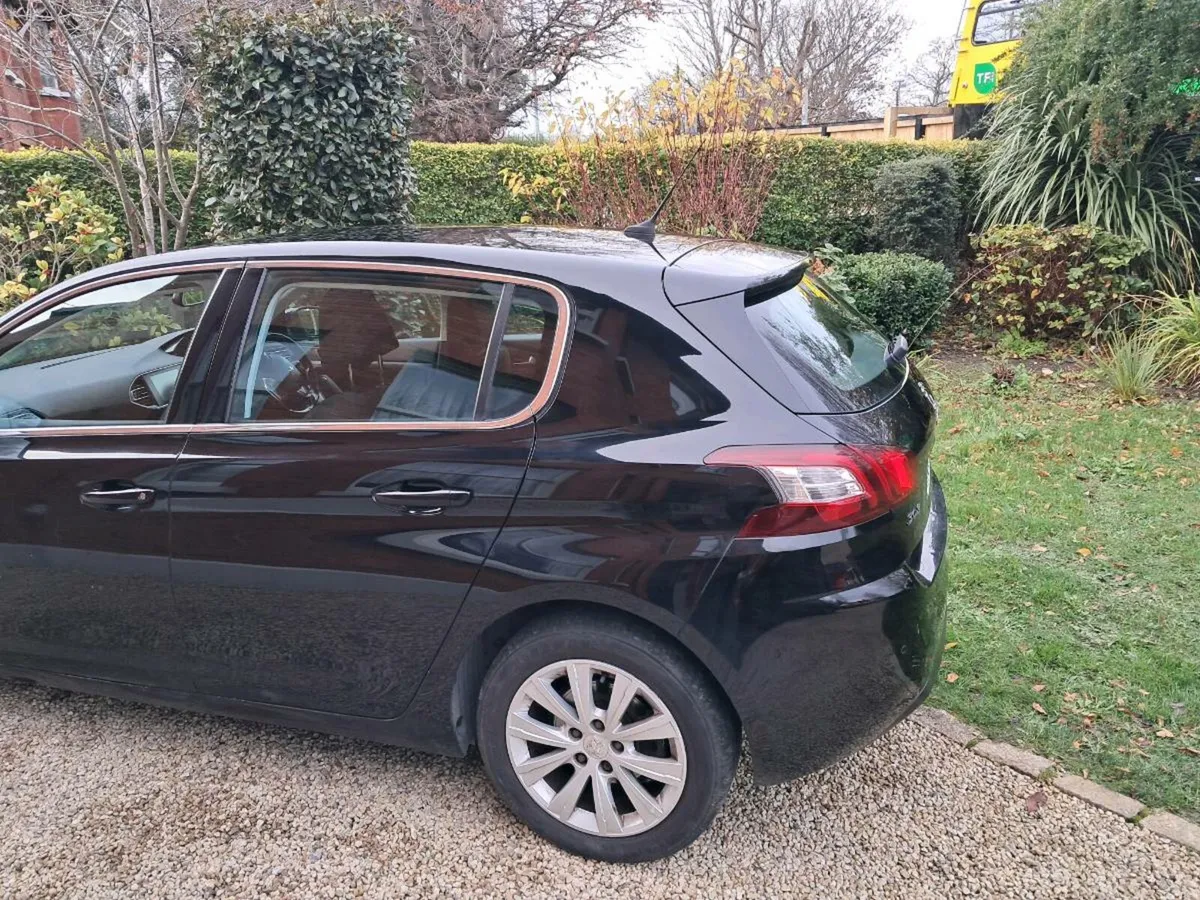 Peugeot 308 1.6 Hdi Allure 2017 manual - Image 4