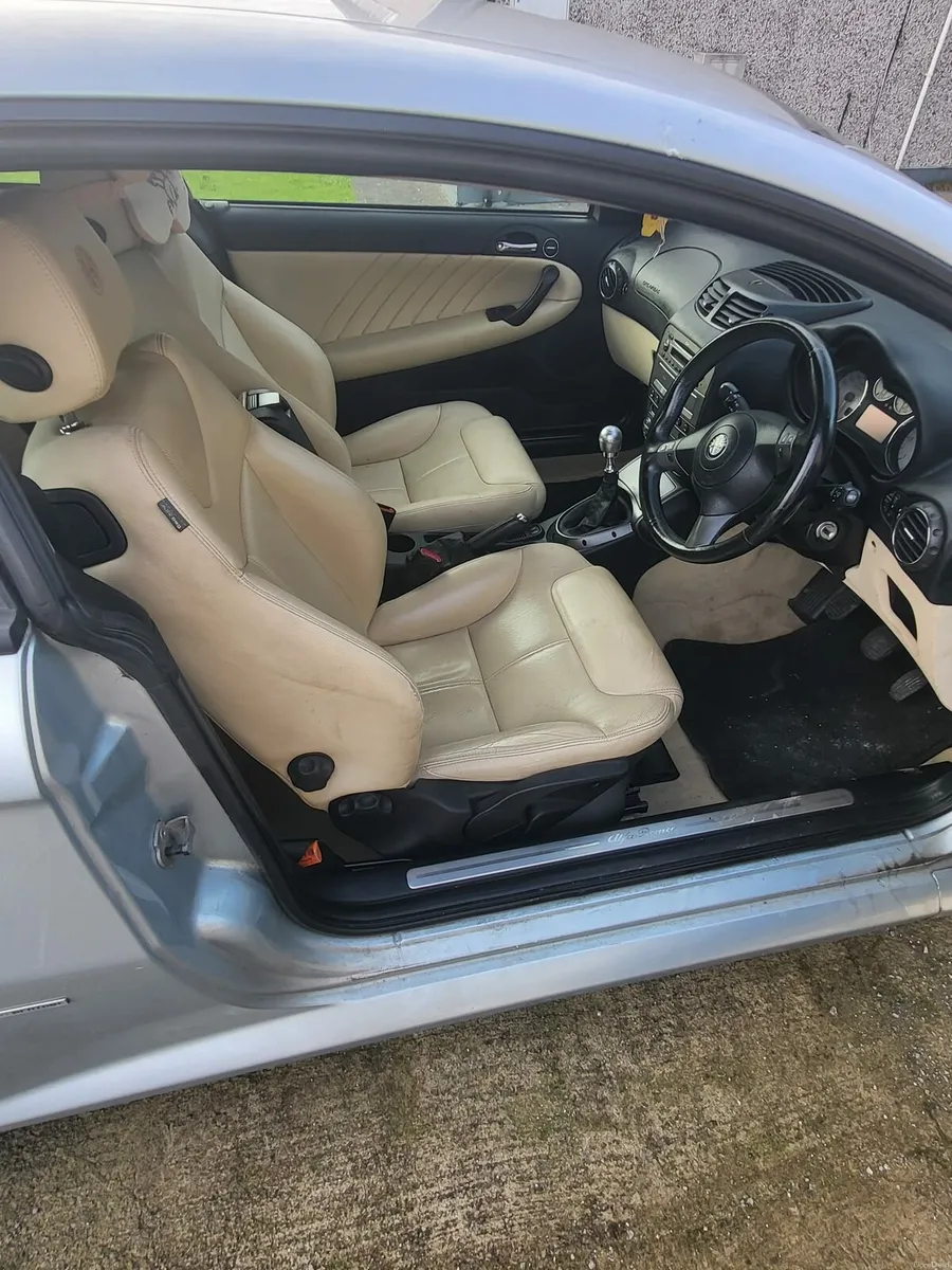 Car - Image 6