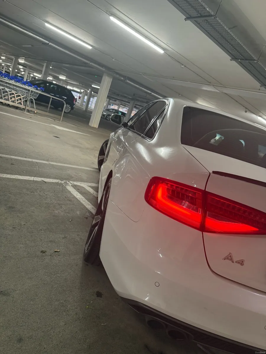 Audi A4 S line black edition CarPlay timing belt D - Image 1