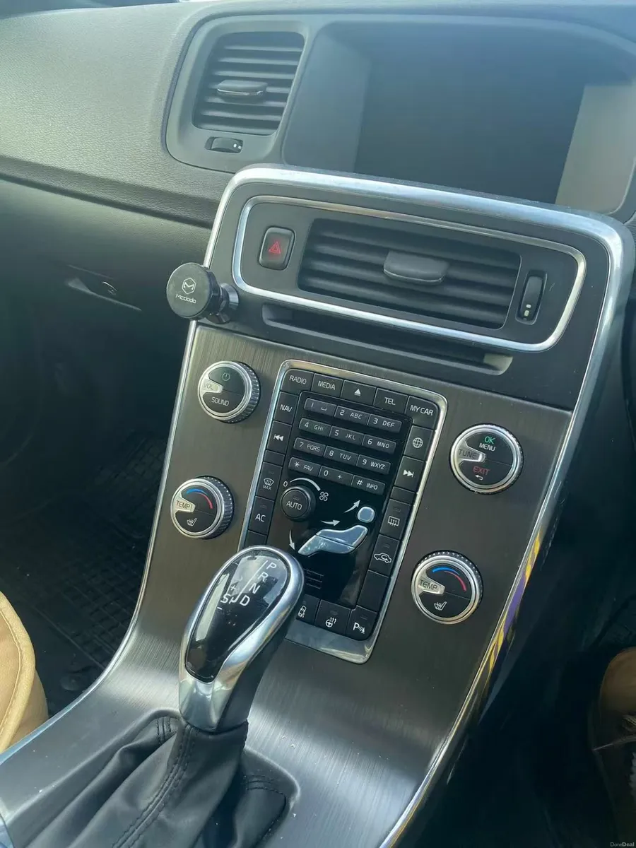 Volvo V60 2015 - Image 4