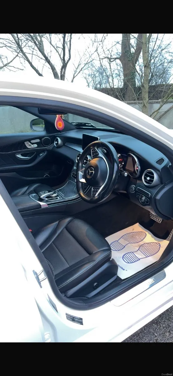 Mercedes-Benz C-Class 2017 - Image 4