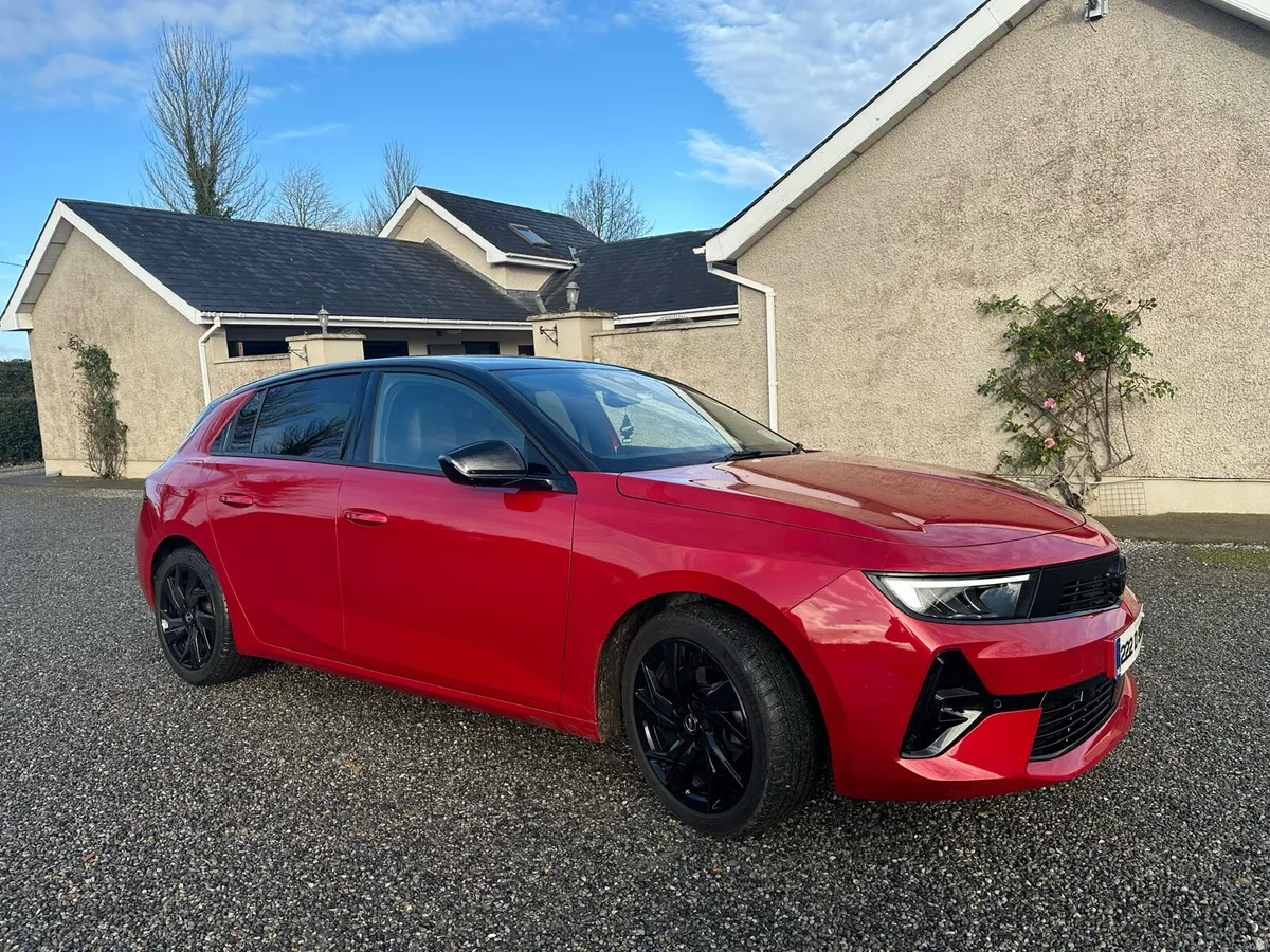 Opel Astra SRI Spec 1.2 100PS - Image 1