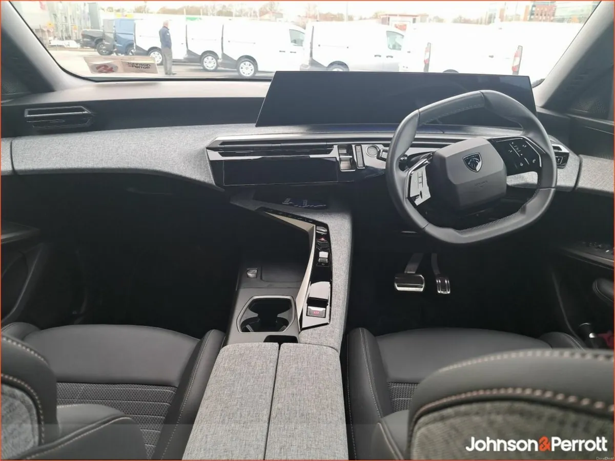 Peugeot 3008 BEV 73kWH 210BHP Allure. - Image 4