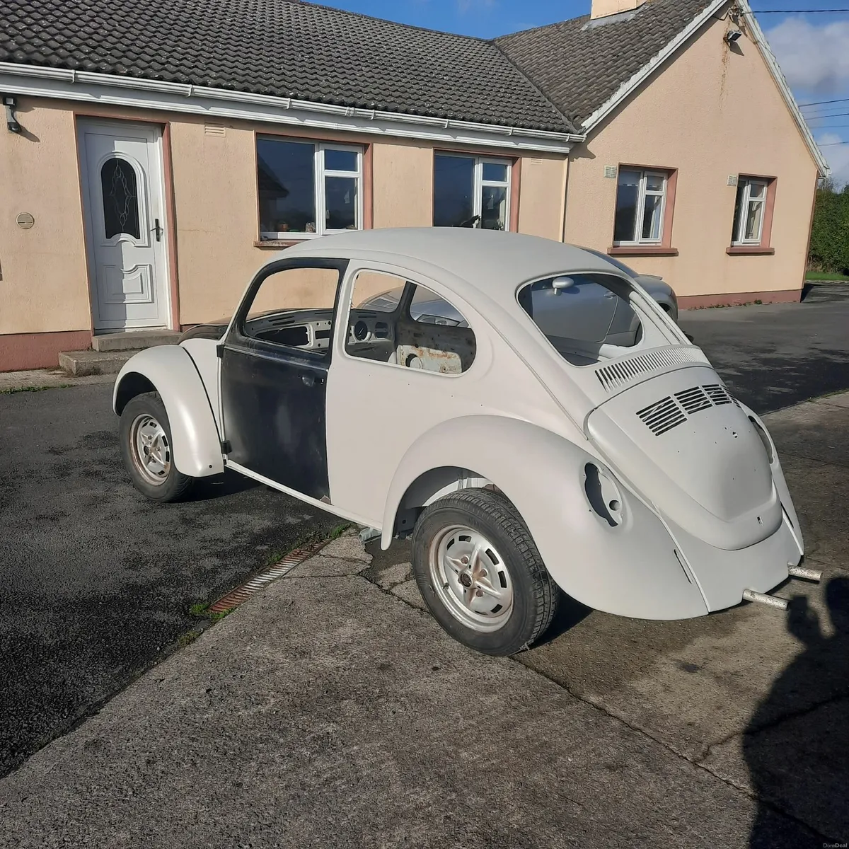 1975 VW Beetle - Image 4