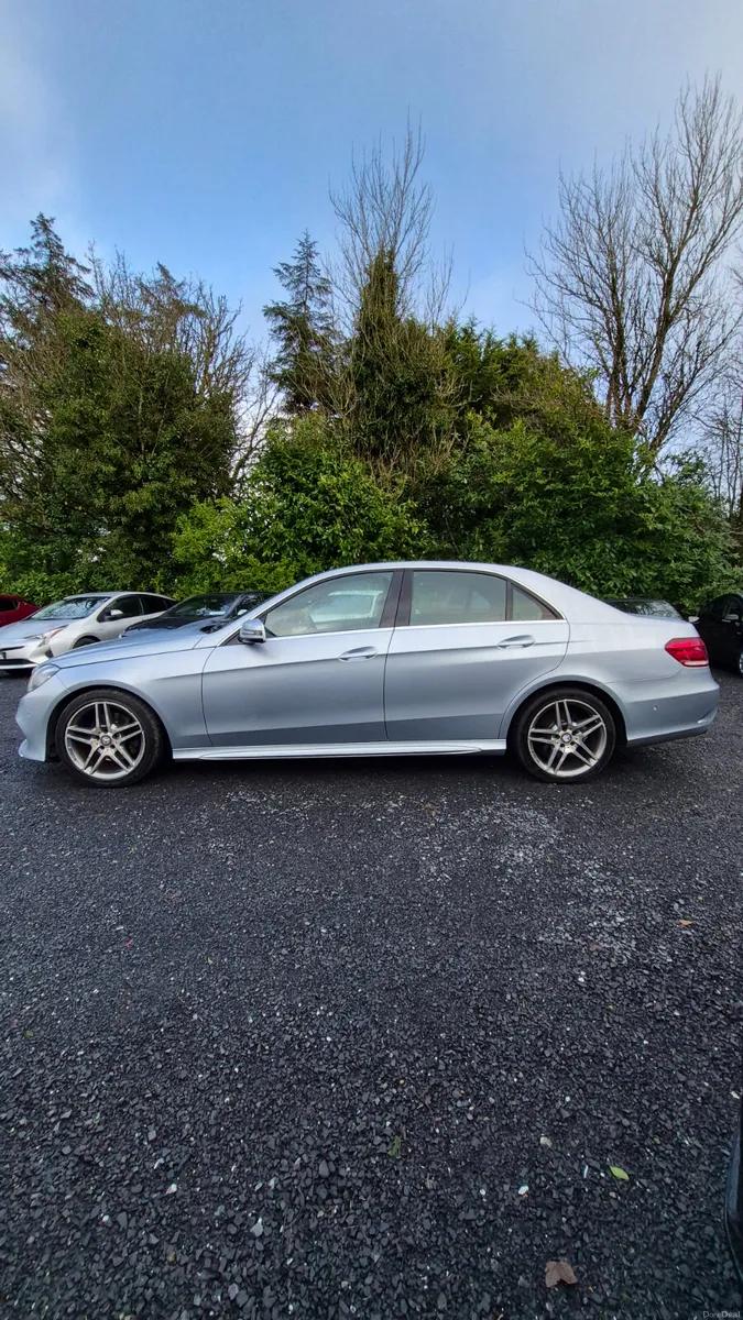 Mercedes-Benz E-Class 2015 AMG BLUETEC - Image 4