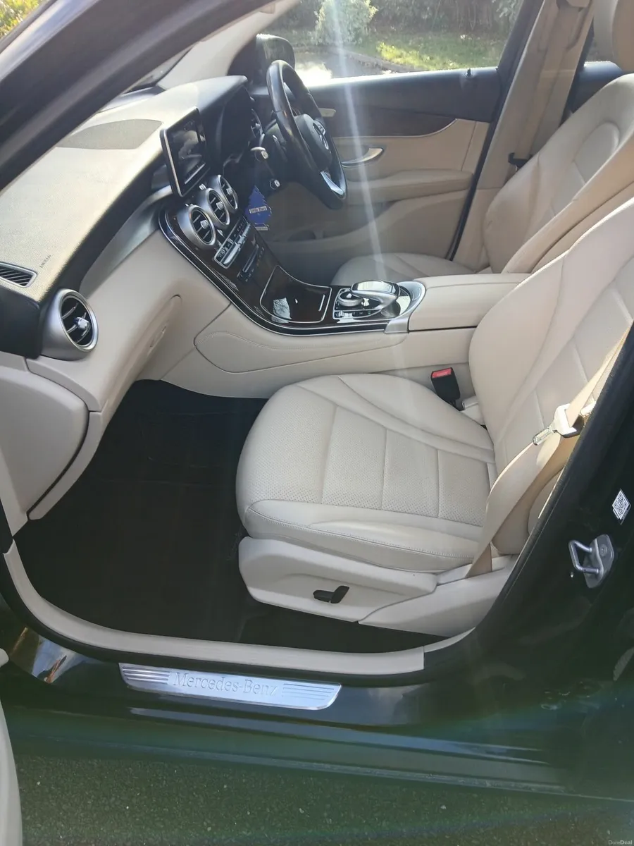 Mercedes-Benz GLC 2018 - Image 3