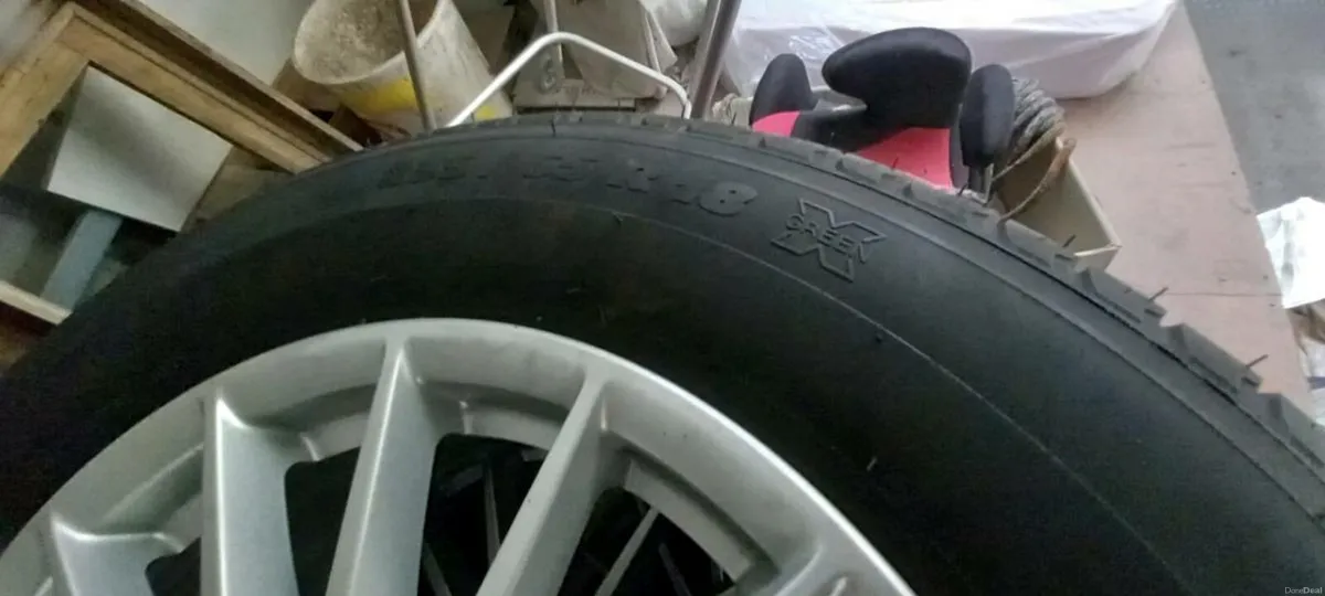 Brand new Michelin tyres, 235/65/18, with alloys