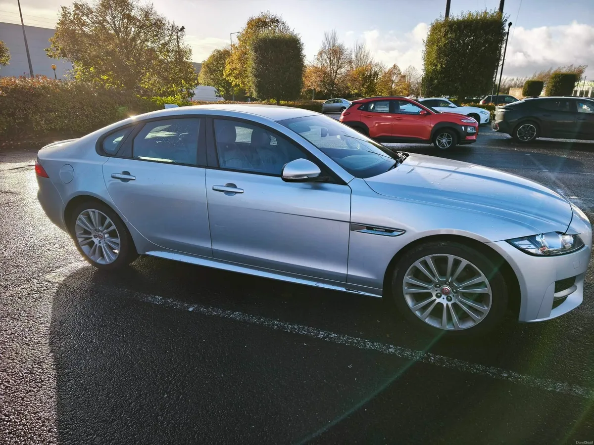 Jaguar XF 2018 - Image 2