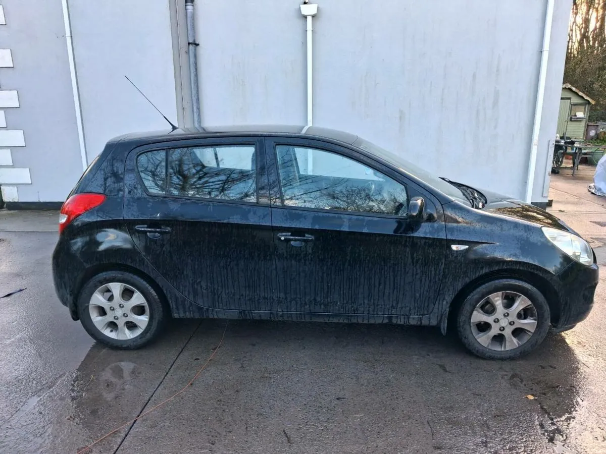 2010 Hyundai i20 - Image 1