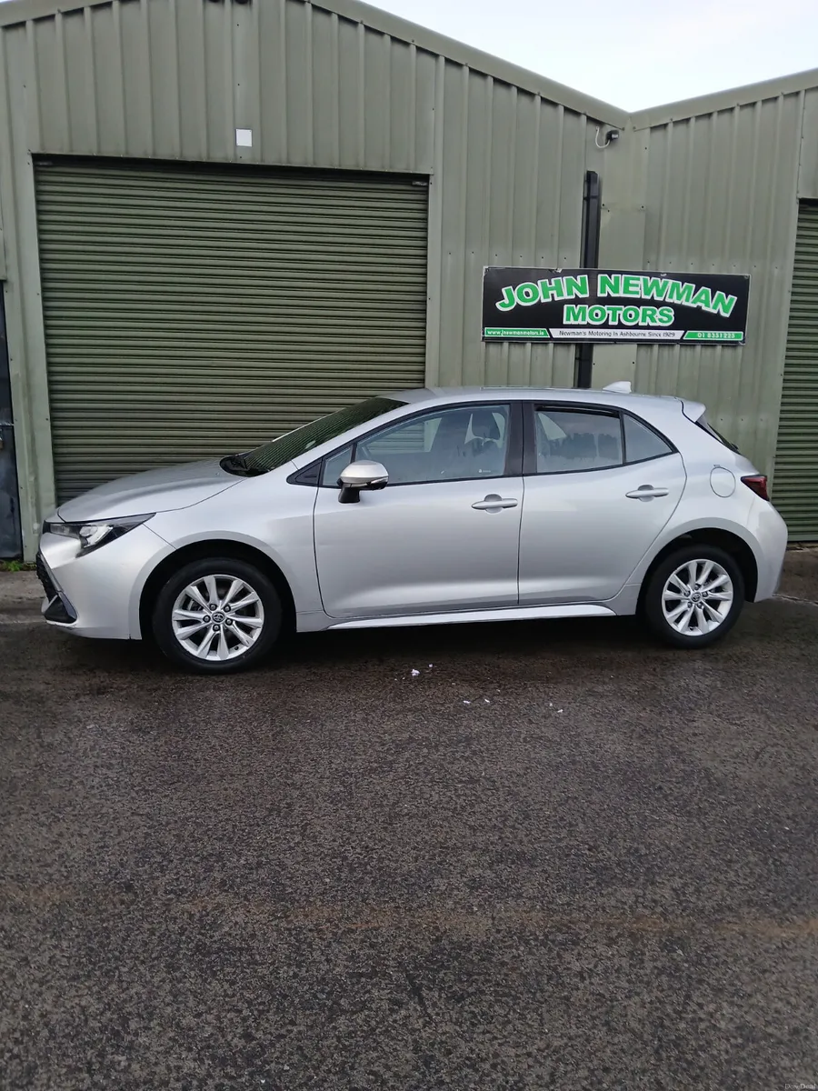 Toyota Corolla hybrid auto 2023 - Image 1