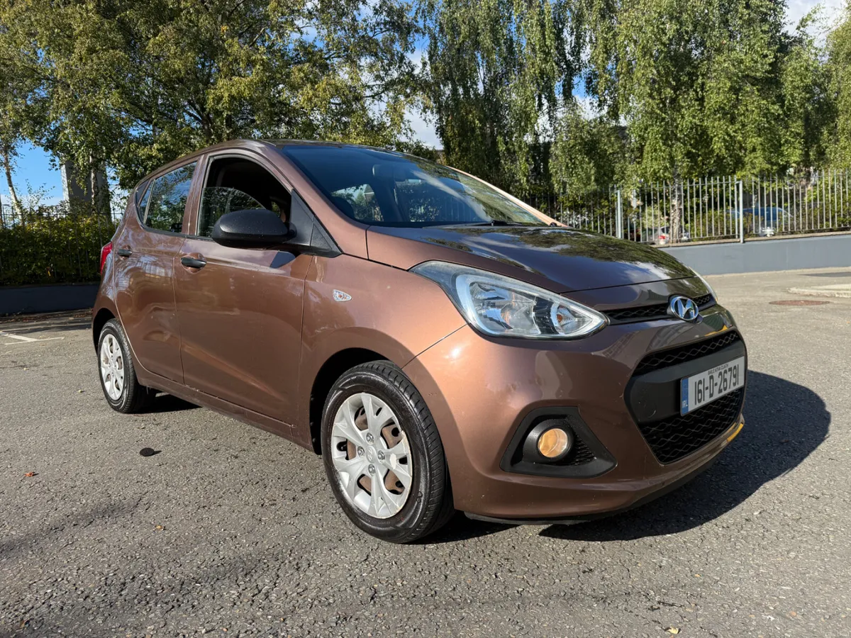 Hyundai i10 1.0 Petrol 5 Door Hatchback - Image 1