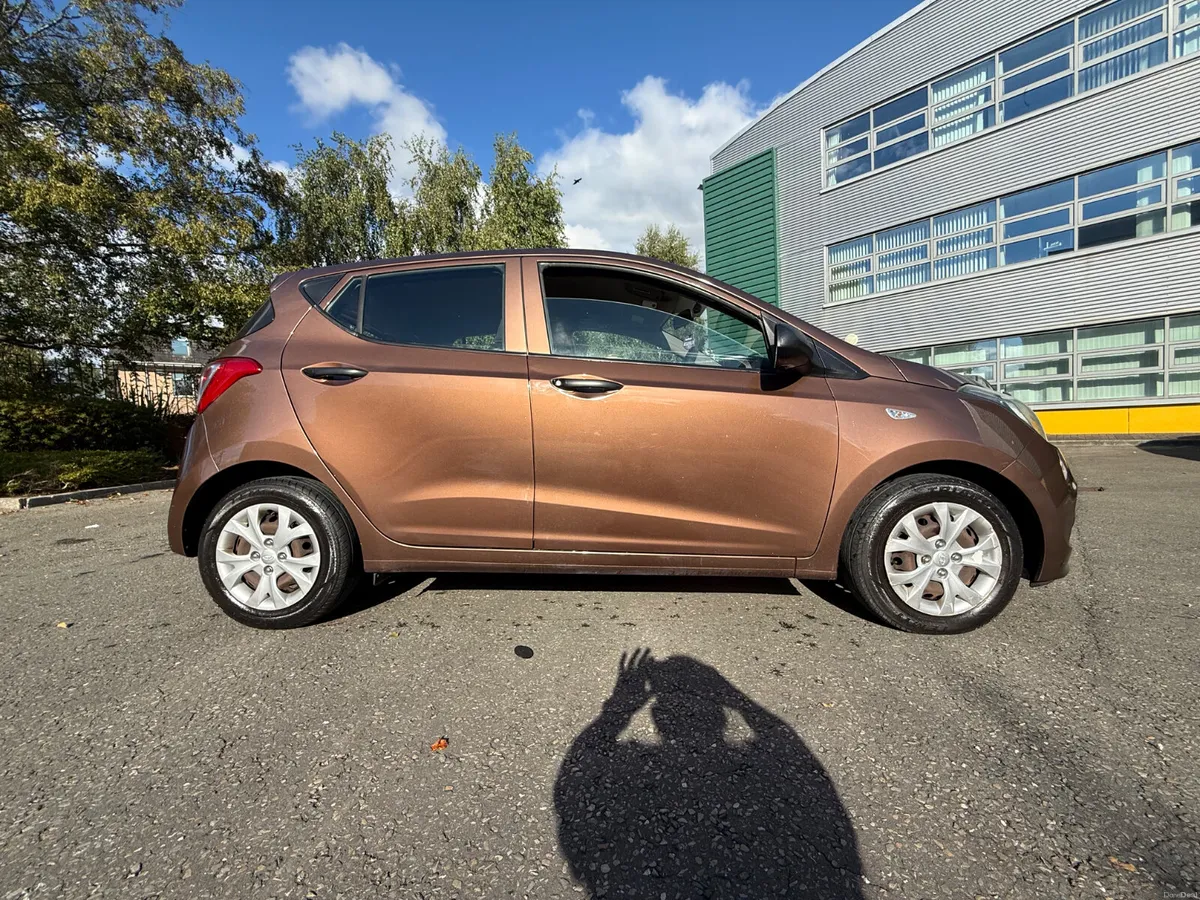 Hyundai i10 1.0 Petrol 5 Door Hatchback - Image 3