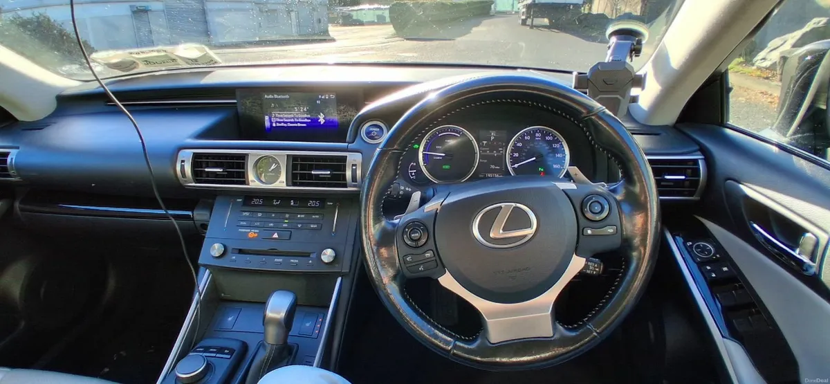 Lexus IS 300h 2.5l 2015, HYBRYD HEALTY CHECK PASS - Image 2