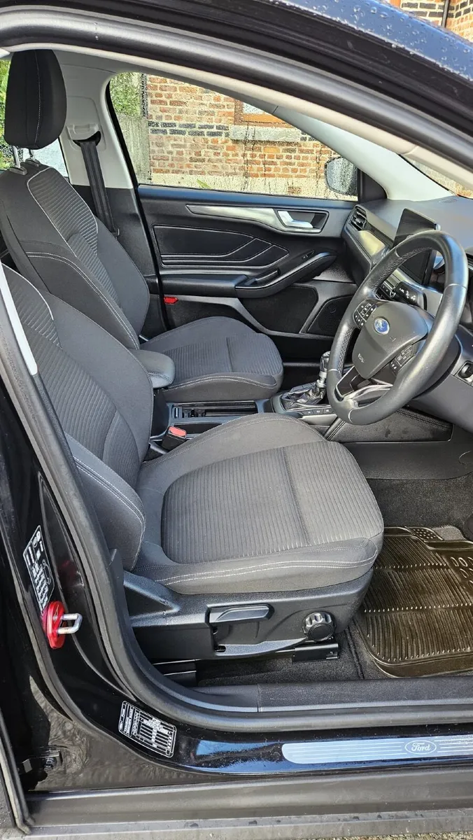 Ford Focus 1.0l 125PS Titanium (reduced price) - Image 4