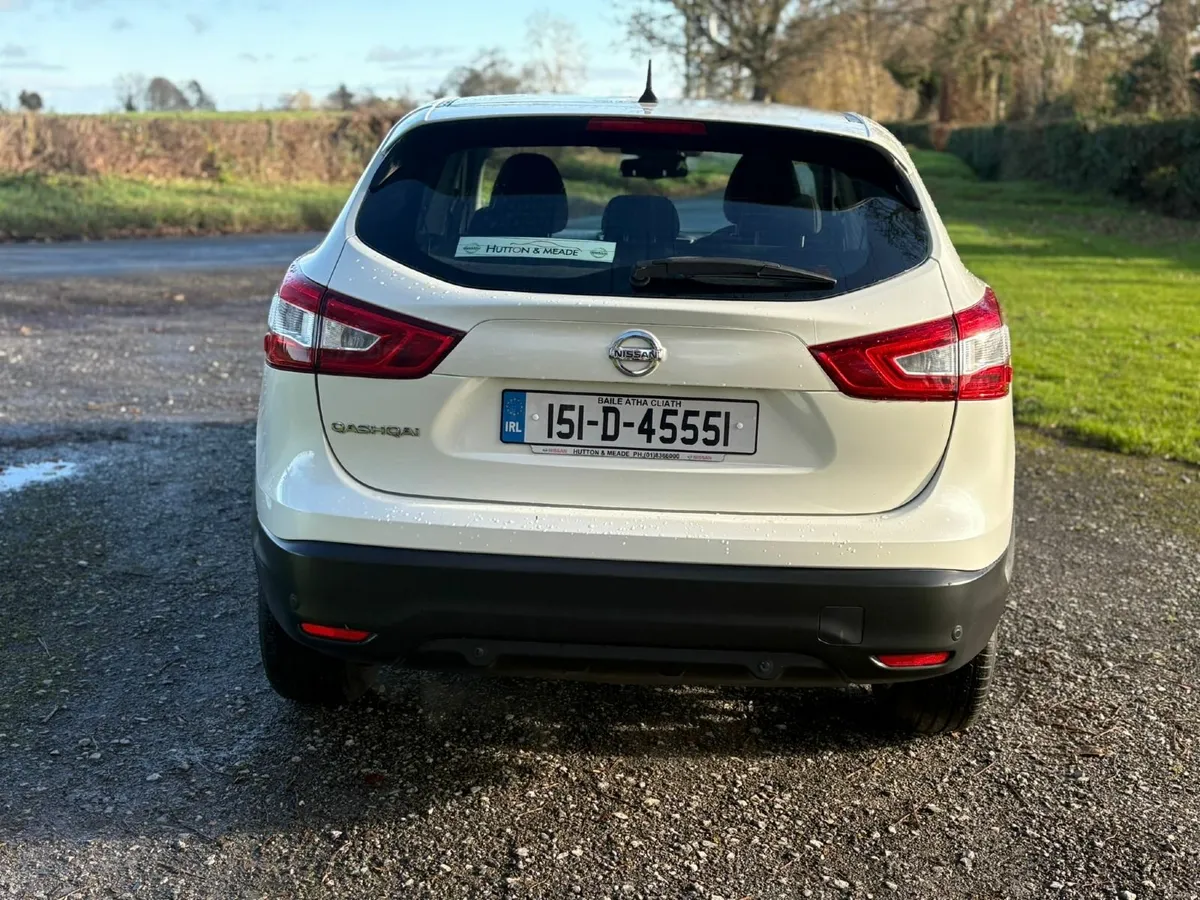 Nissan Qashqai SV 2015 Automatic 1 Owner - Image 2