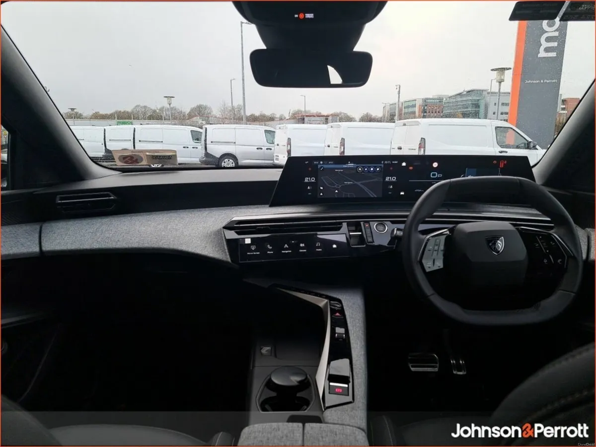 Peugeot 5008 1.2 MHEV 145bhp E-DCS6 Allure - Image 4