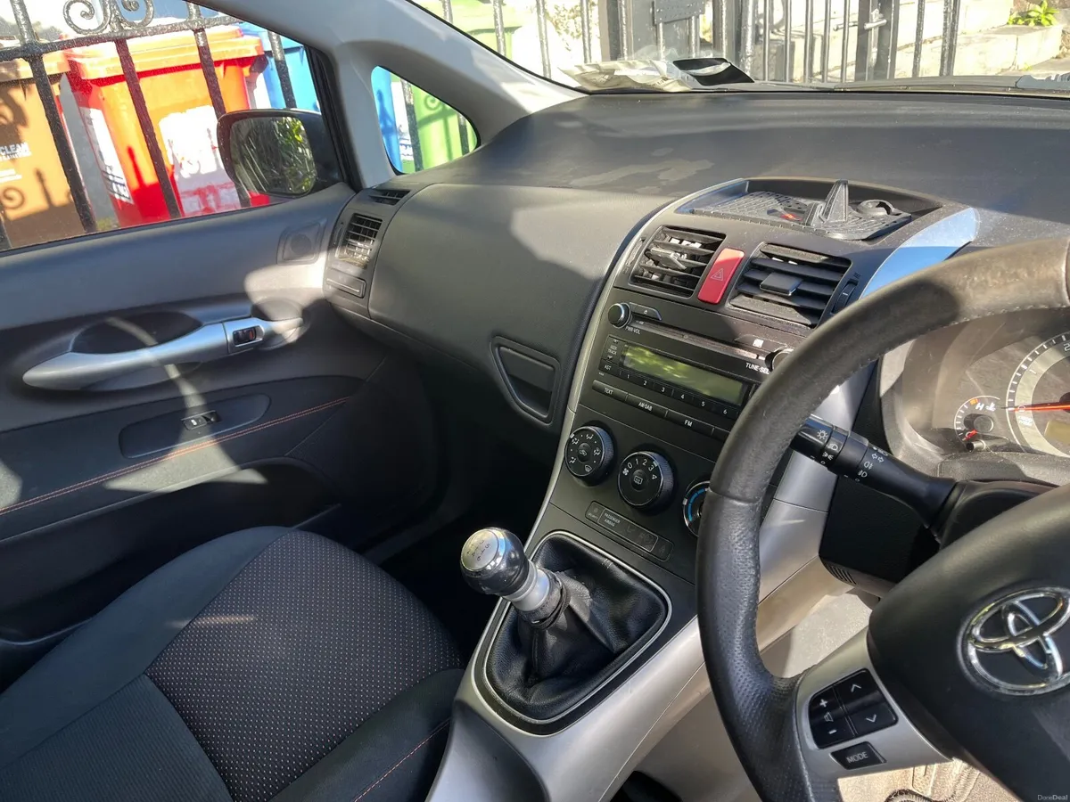 Toyota Auris 1.4 D-4D Sport 2011 – NCT 11/26 - Image 3