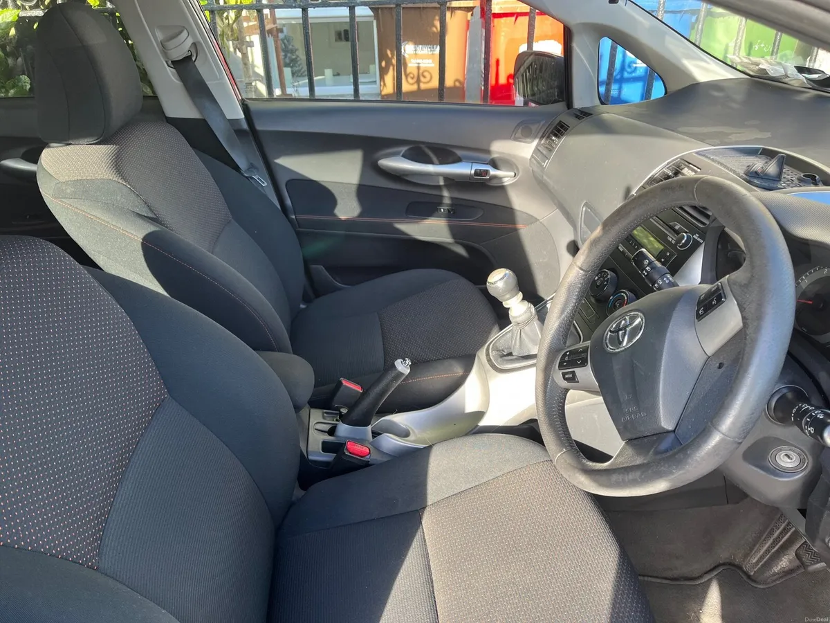 Toyota Auris 1.4 D-4D Sport 2011 – NCT 11/26 - Image 4