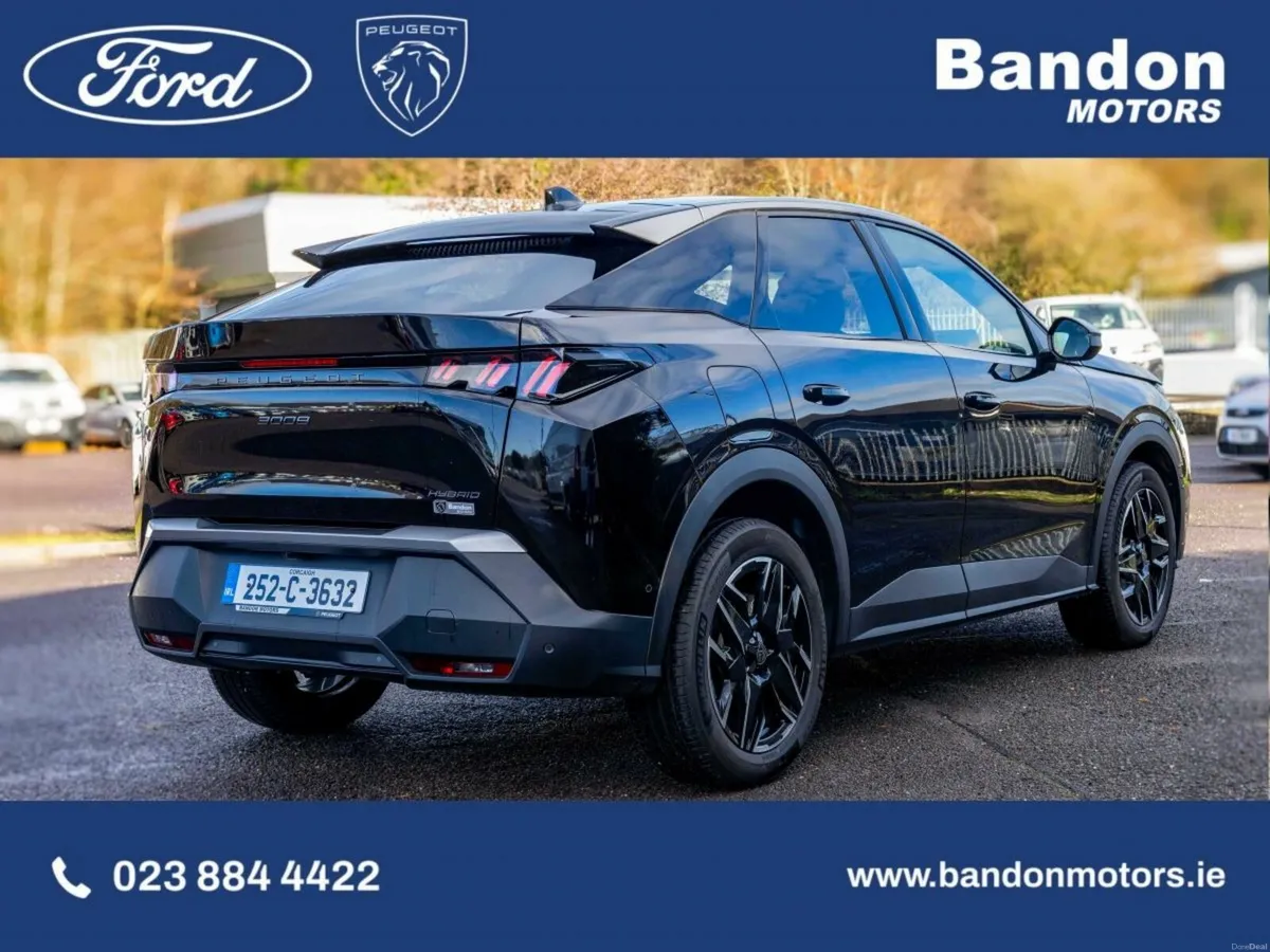 Peugeot 3008 2025 Peugeot 3008 Black 1.2 MHEV Pure - Image 3