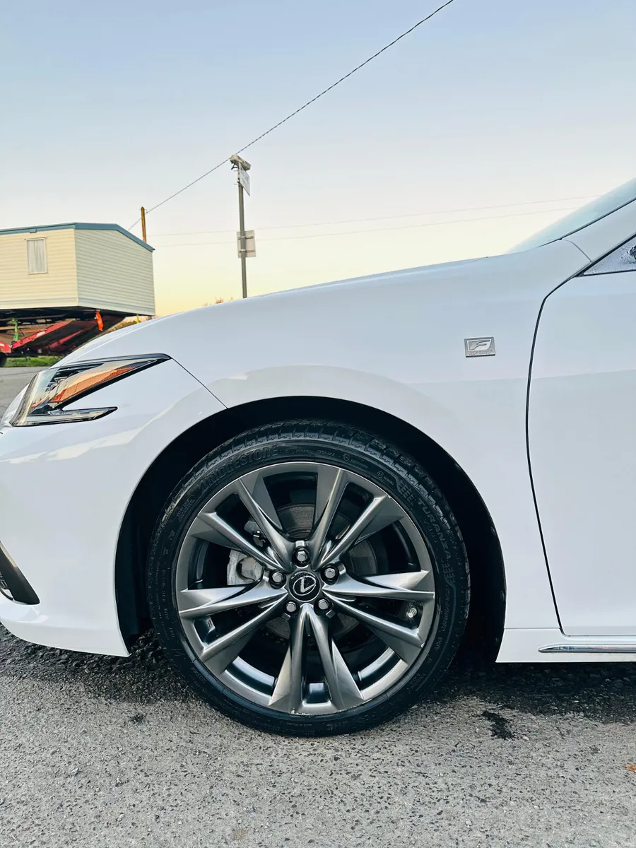Lexus ES 2020 - Image 4