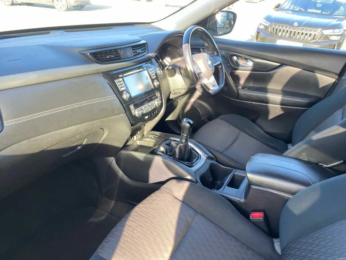 Nissan X-Trail 1.7 DCI SV Premium 7 Seater - Image 3